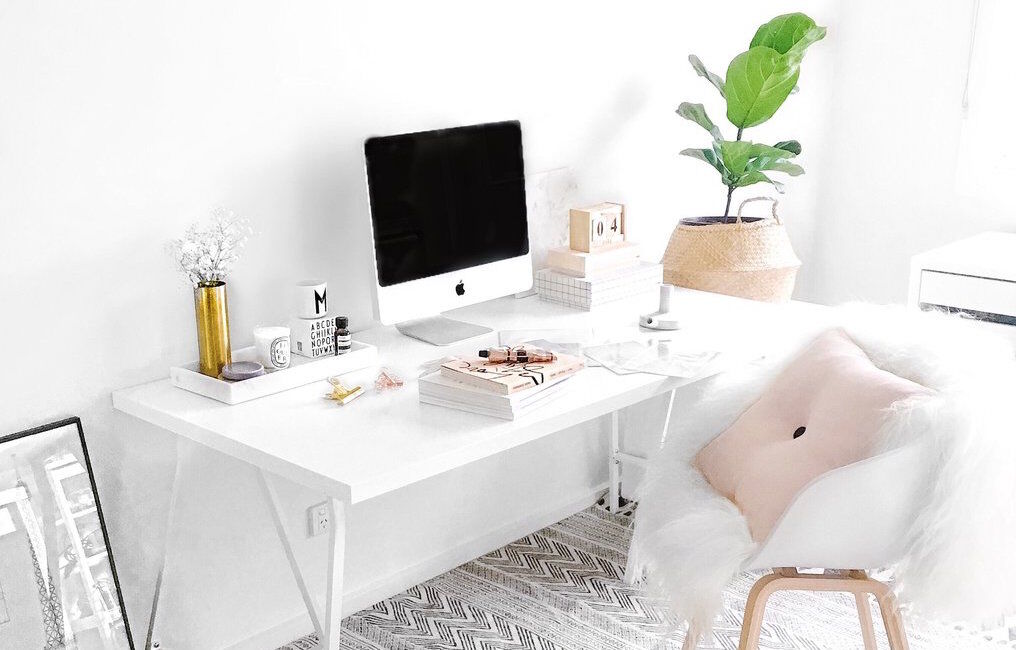 femfem-bureau-opgeruimde-werkplek