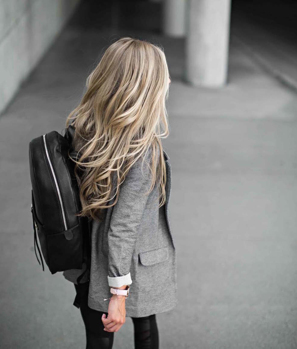 femfem-vrouw-blond-vettig