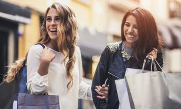 Illustratie voor: Weekendtip: grote closet sale in hartje Amsterdam