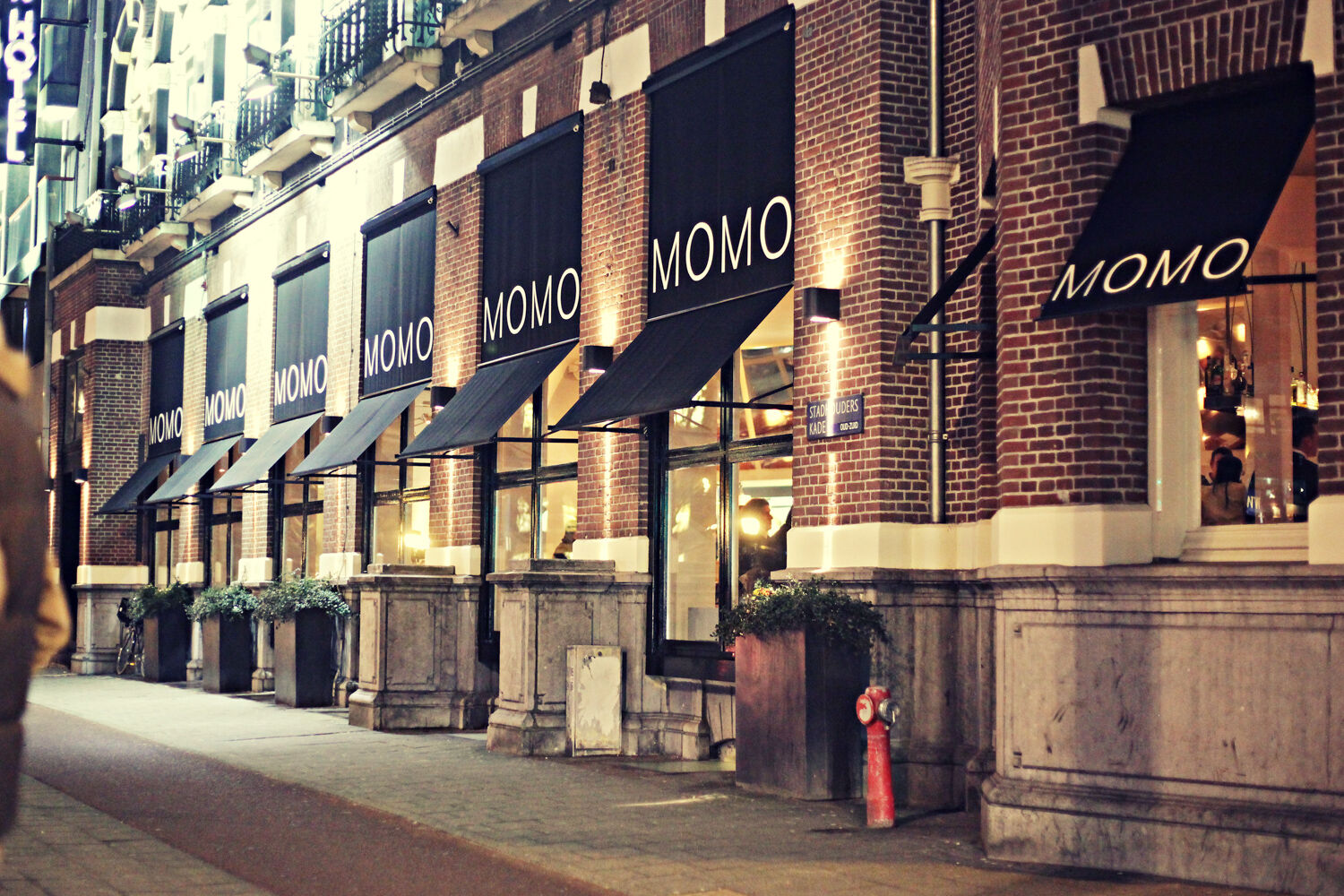 momo-amsterdam-buitenkant-femfem