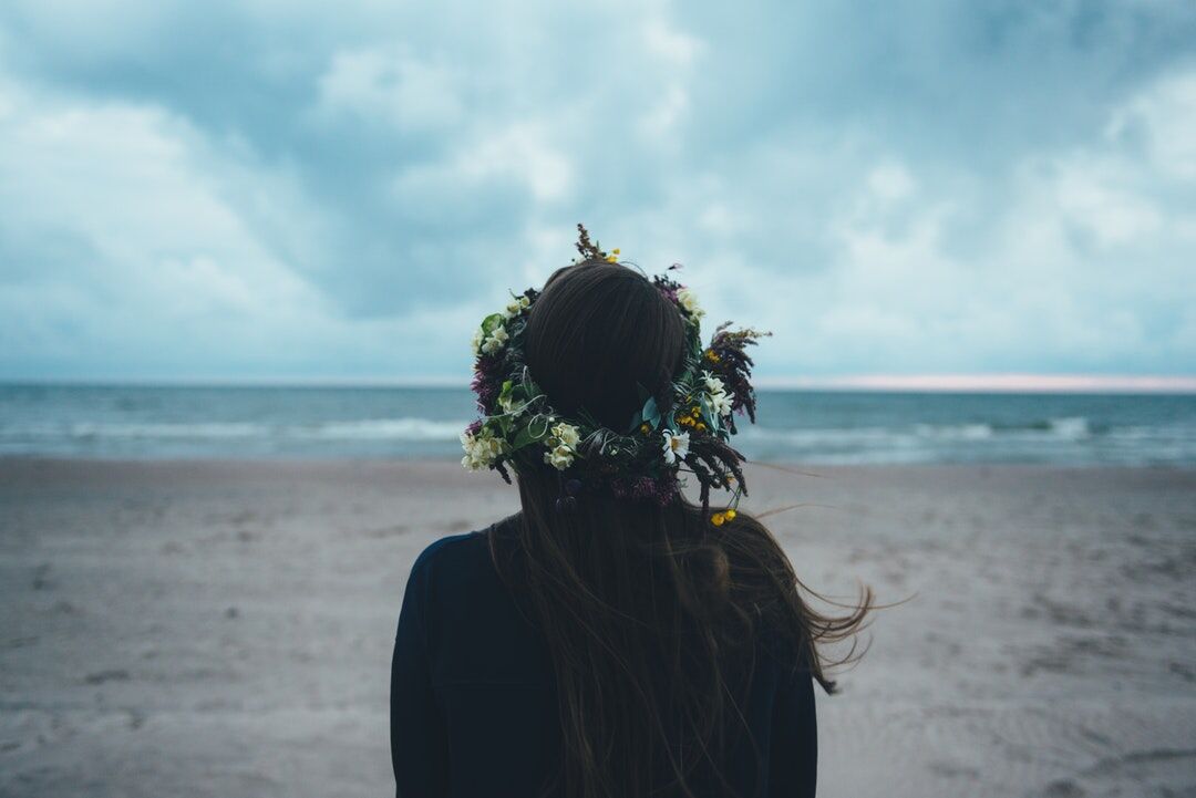 ik-mis-je-vrouw-strand-femfem