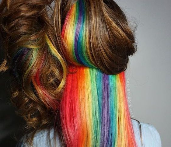 Verborgen-regenboog-haar-FEMFEM
