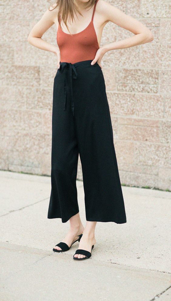 dunne-bandjes-broek-look-FEMFEM