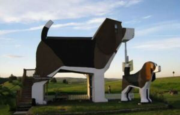 Illustratie voor: Bed and Breakfast op een bijzondere manier: slapen in een Beagle