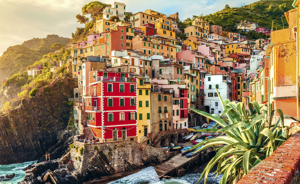 cinque-terre-italite-FEMFEM