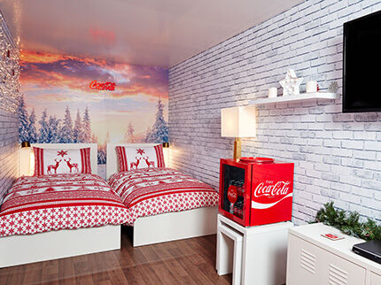coca-cola-christmas-truck-bed-femfem