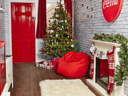 coca-cola-christmas-truck-cadeaus-femfem