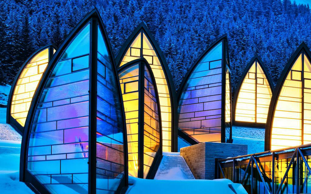 tshuggen grand hotel in de winter sport femfem