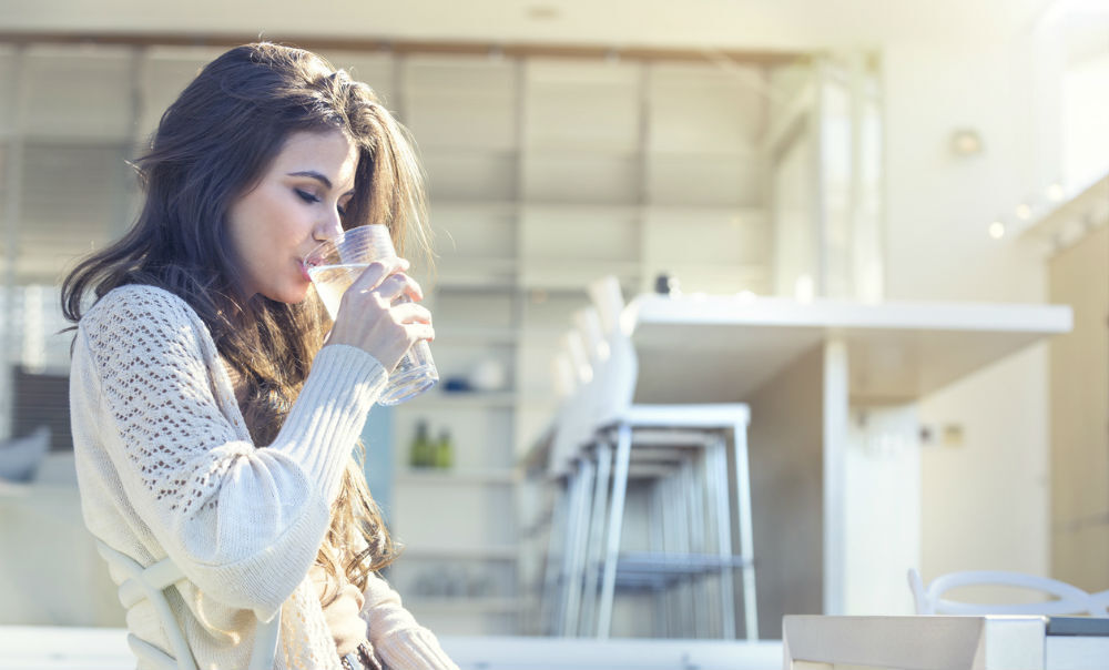 wat het drinken van veel water met je doet femfem