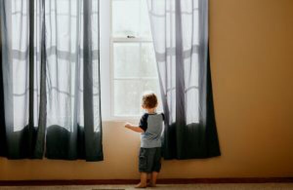 Illustratie voor: Simpele manieren om meer licht in huis te creëren