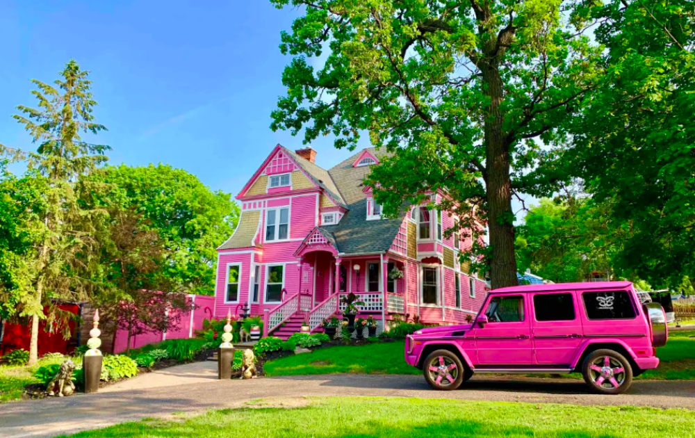 barbie pink huis huren FEM FEM