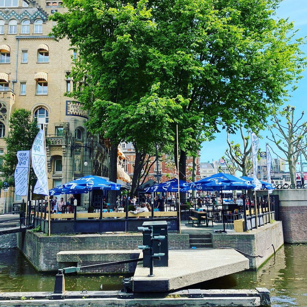 Kopstootbar-aan-t-water-terras-Kopstootbar-Amsterdam