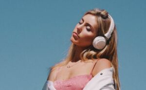 Illustratie voor: Zin in een beetje spanning? Dit zijn 5 true crime podcasts!