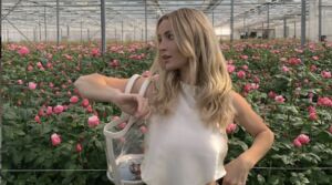 Illustratie voor: Pak de bleek er maar bij: dit is dé haarkleur van 2021