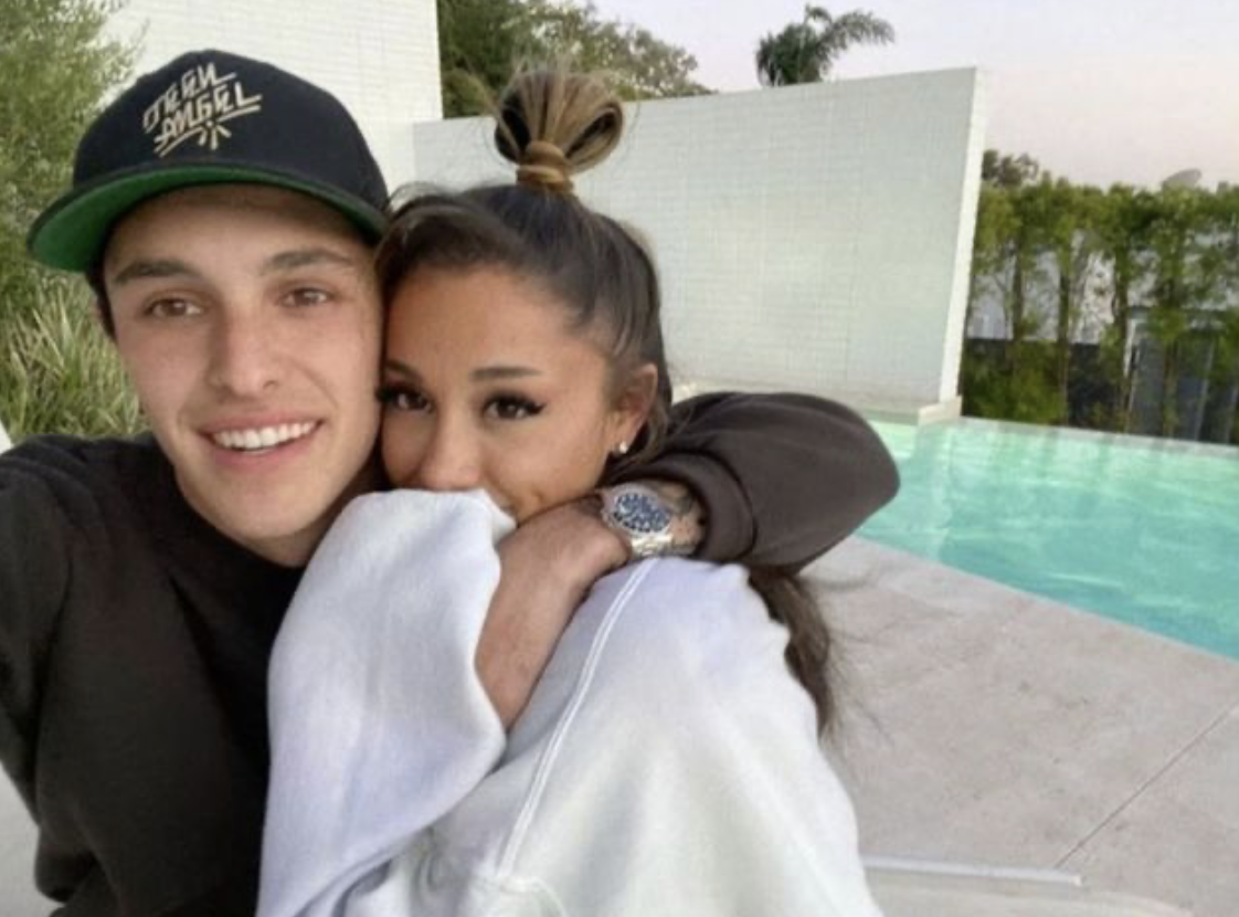 @arianagrande | instagram