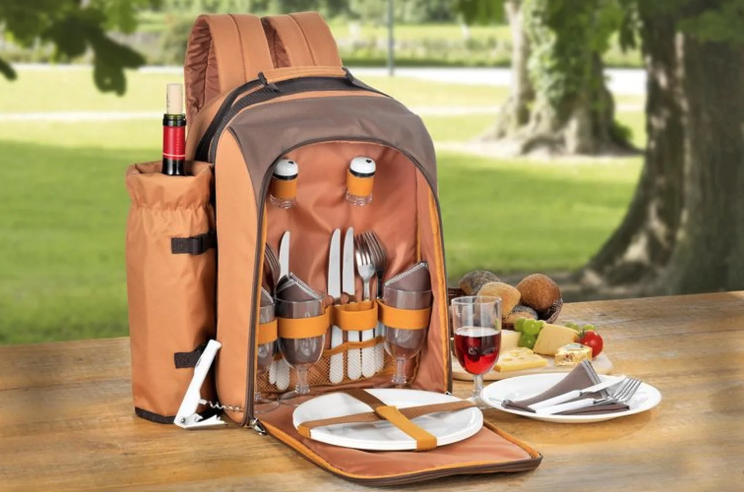 Summer ready: Lidl verkoopt nu een luxe picknick-rugtas mét wijnhouder