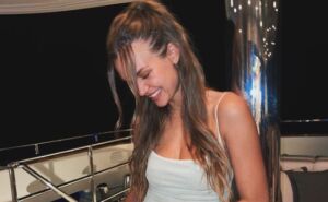 Illustratie voor: Geen beha dragen? Dit zijn de voordelen op een rij!