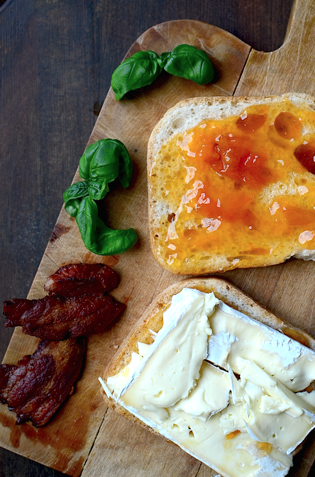 bacon brie tosti