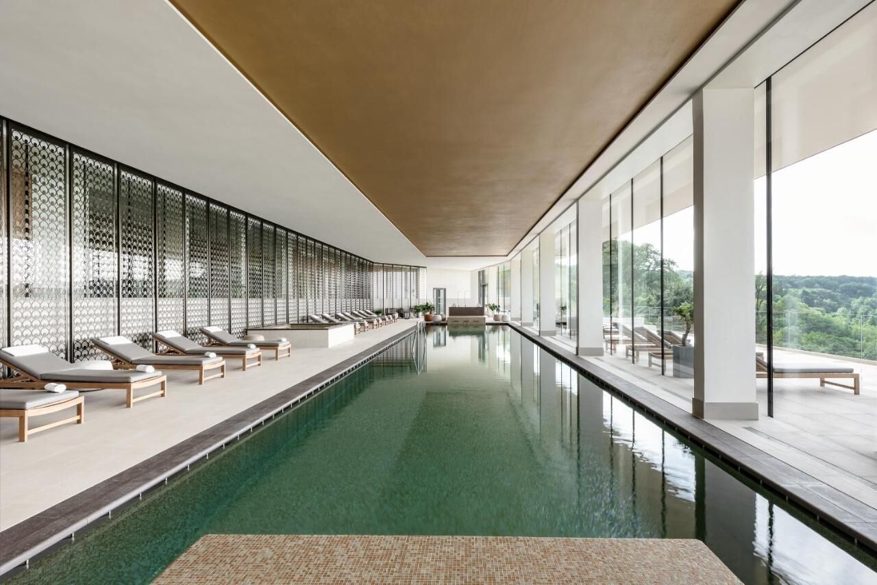 royal champagne hotel