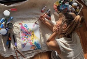 Illustratie voor: 7 hobbies die je kunt doen in je eentje