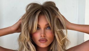 Illustratie voor: Hoofdhuid massage om je haar sneller te laten groeien: werkt het echt?