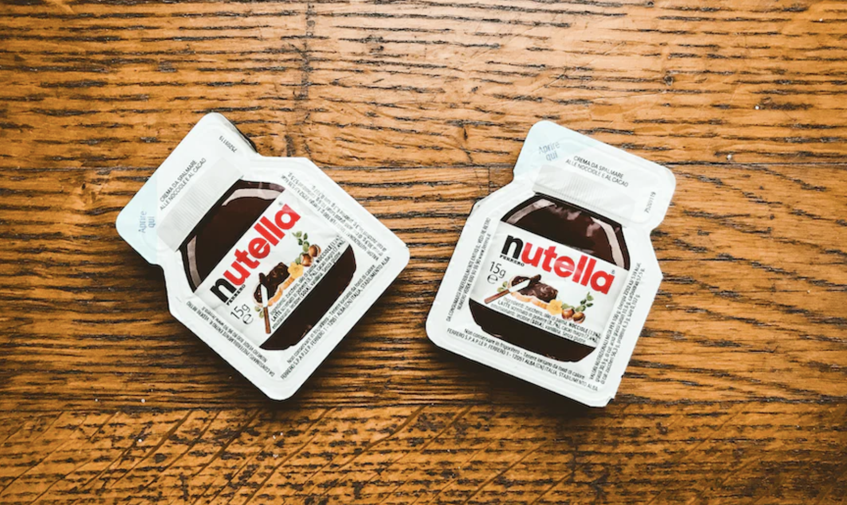 melk in een lege pot nutella moet gieten
