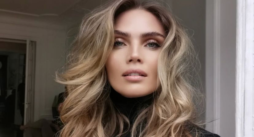Kim Feenstra lingerie