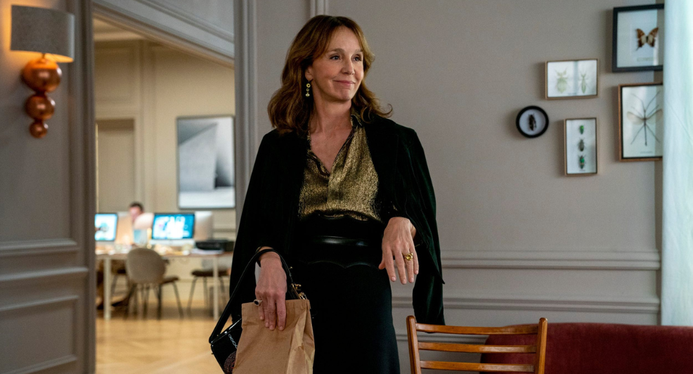 Emily in Paris baas vrouw werk werken kantoor