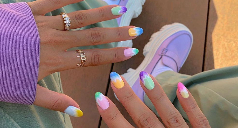 nageltrends voorjaar 2023 kleurrijke nagels