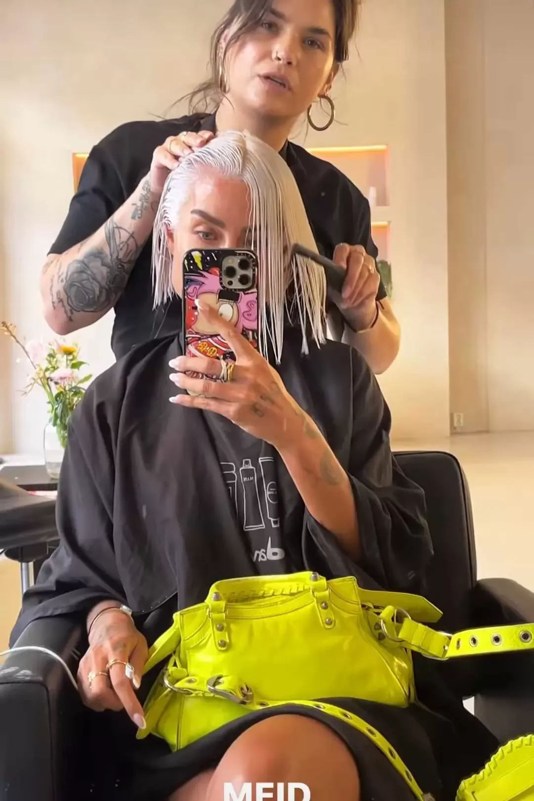 Jaimie Vaes bij kapper