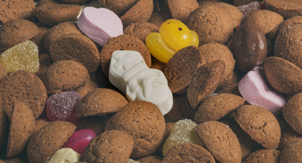 pepernoten sinterklaas chocoladeletters