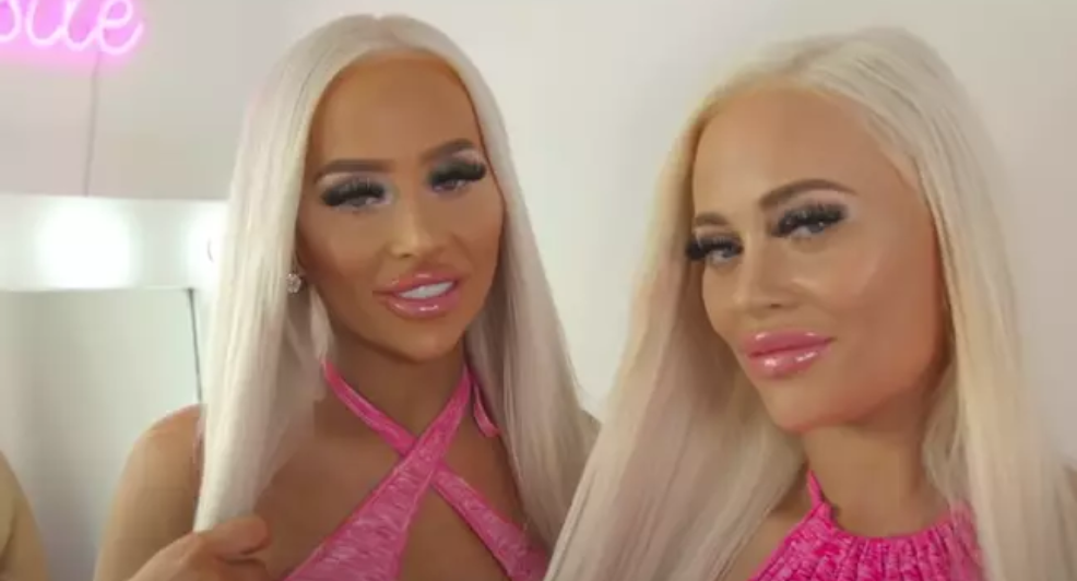 tweeling barbie lijken geld uitgeven 200.000 euro cosmetische ingrepen