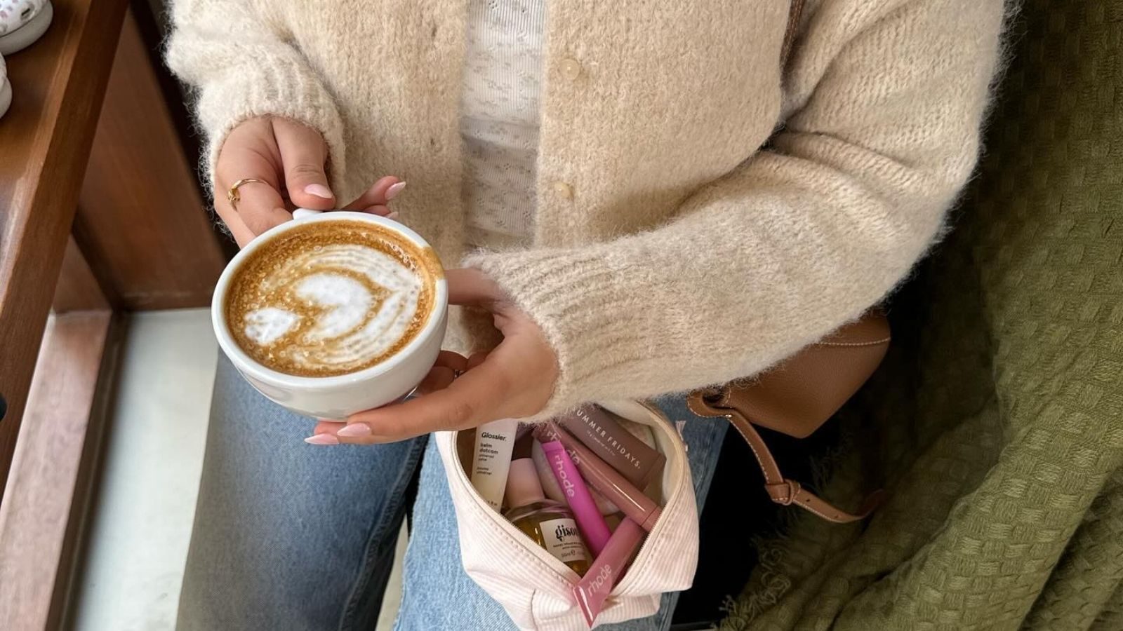 Vrouw met koffie.