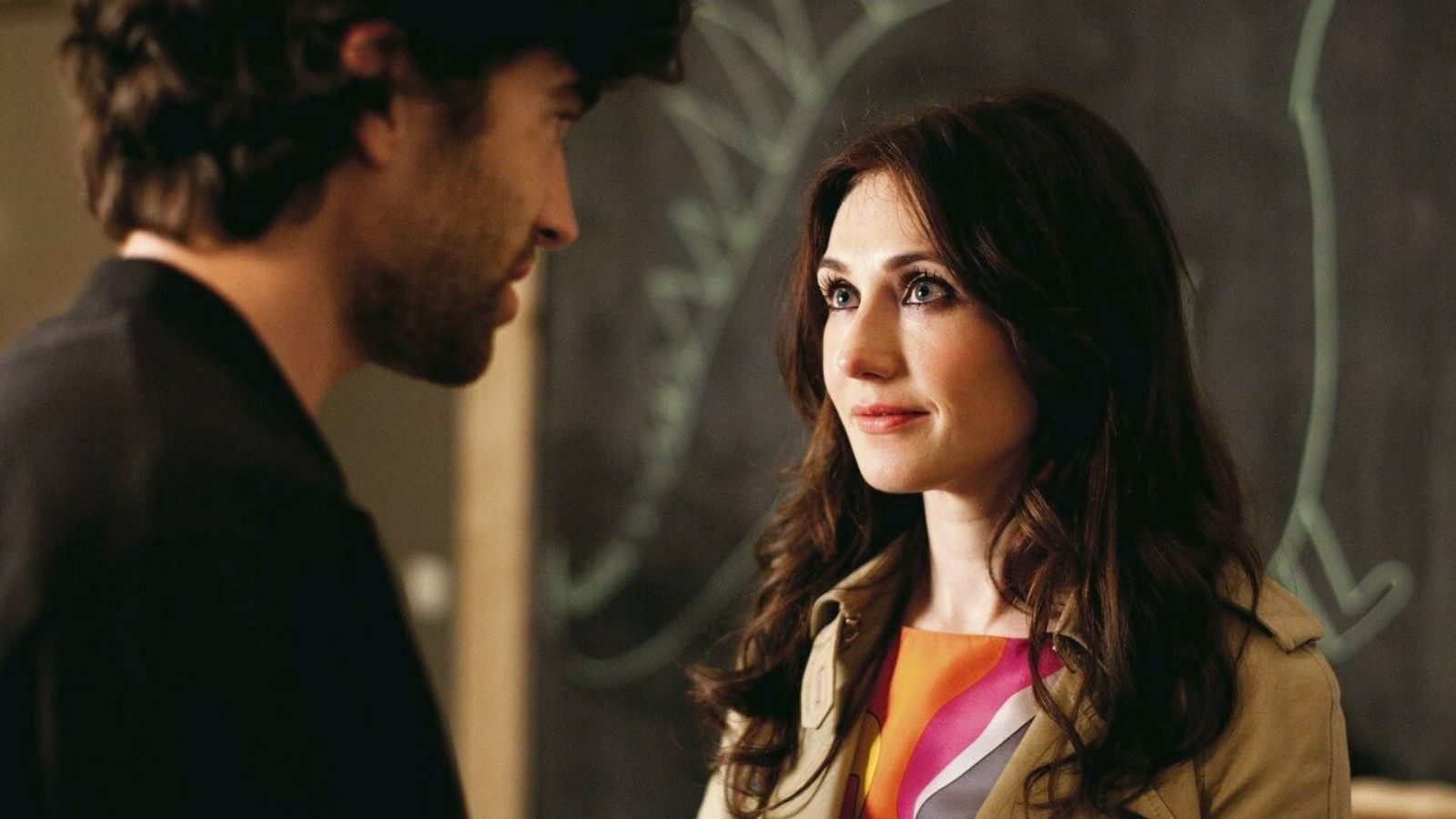 Carice van Houten in Alles is Familie.