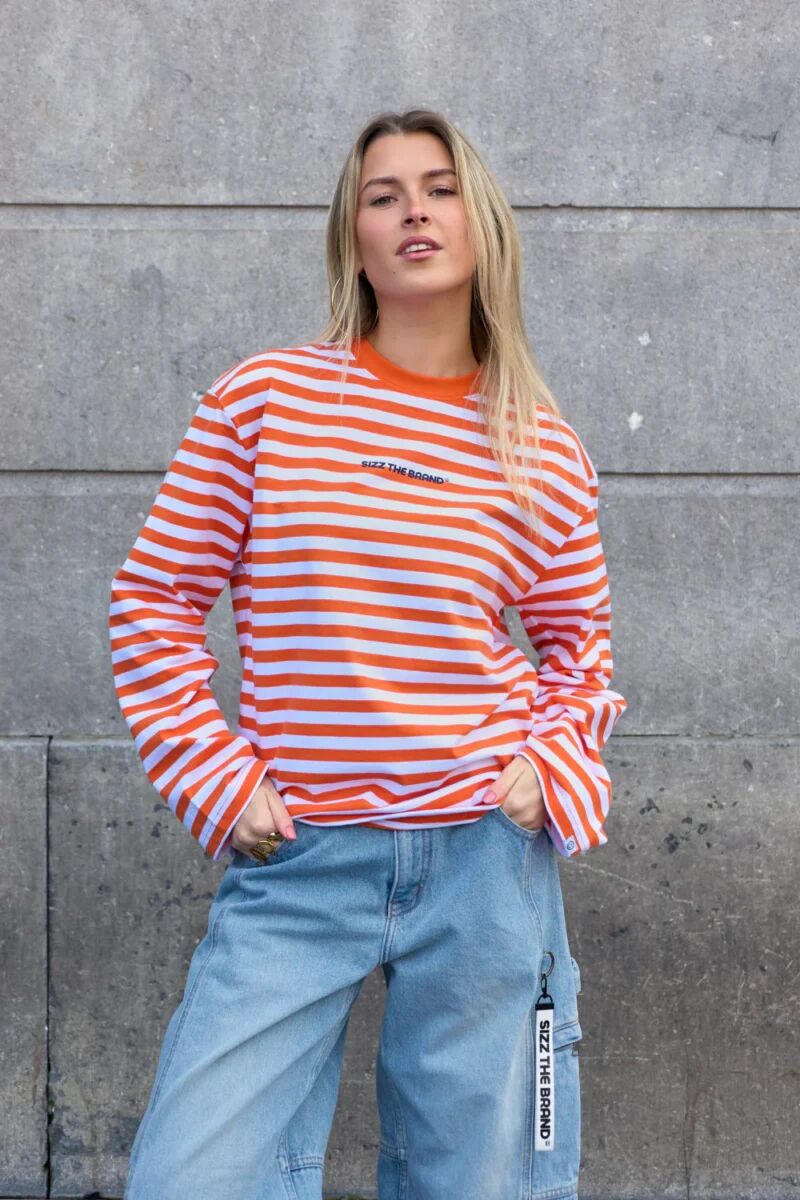 Model met longsleeve uit de Koningsdag collectie.