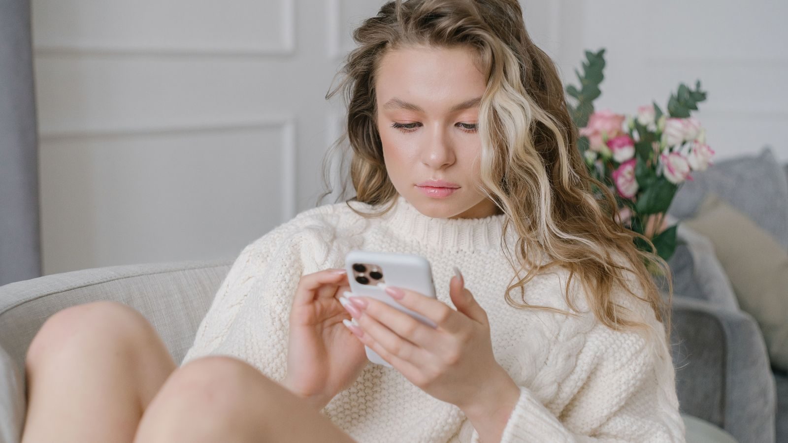 Vrouw met telefoon.