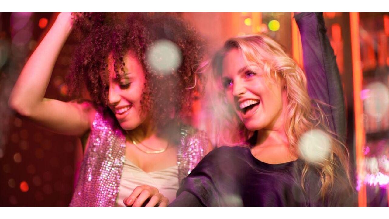 Illustratie voor: Dans samen met FEM FEM in de Kopstootbar: FEM FEM x Bulldog Gin
