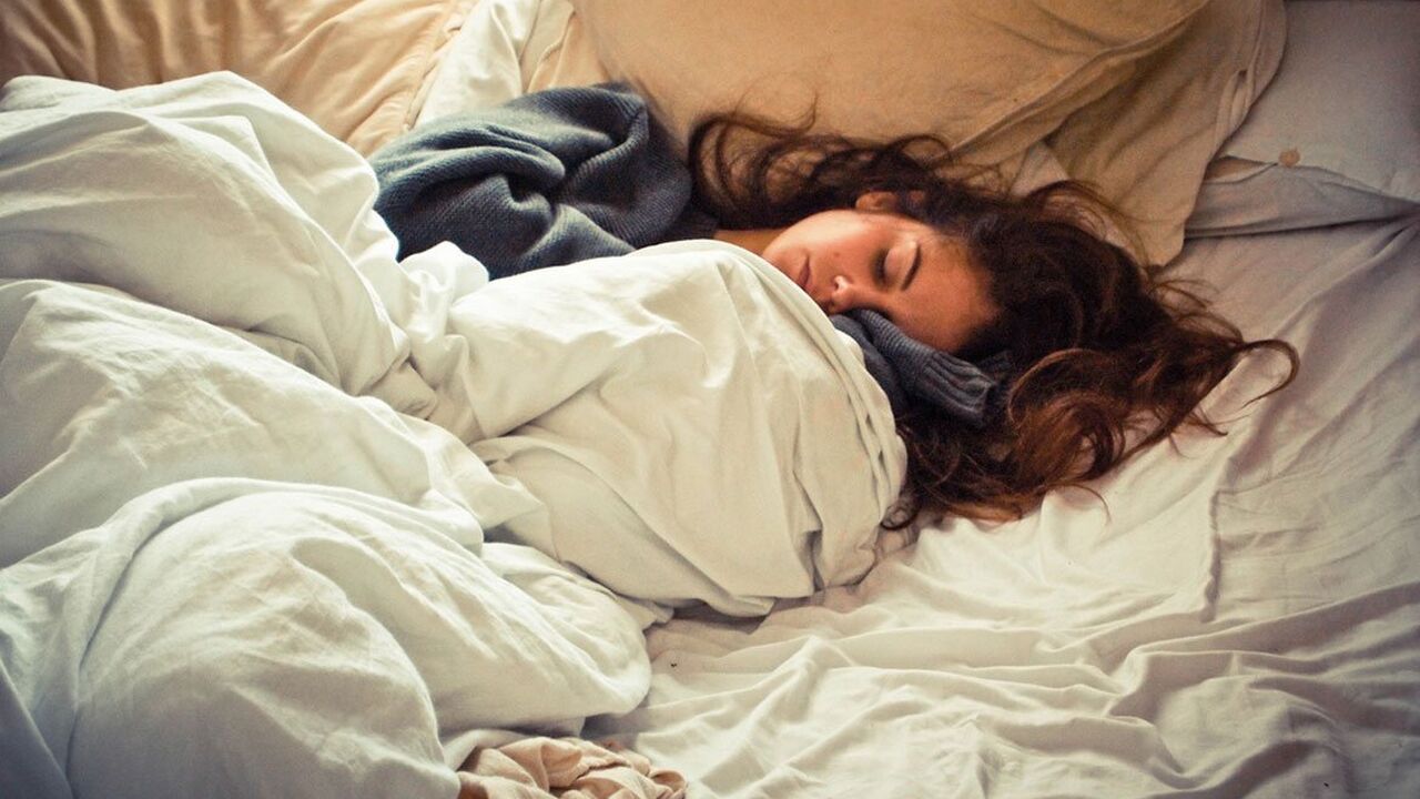 Illustratie voor: Moeite met wakker worden? Hier zijn 5 manieren om te stoppen met snoozen!