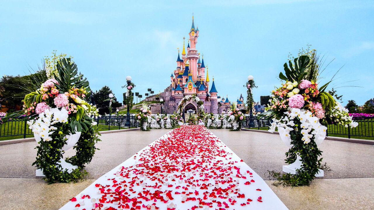 Illustratie voor: Droombruiloft: je kan nu trouwen in Disneyland Parijs
