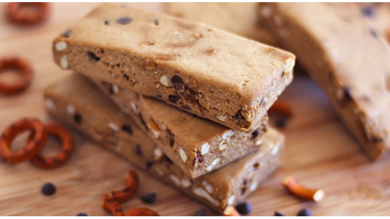 Illustratie voor: Zo maak jij vegan protein powerbars om je vingers bij af te likken