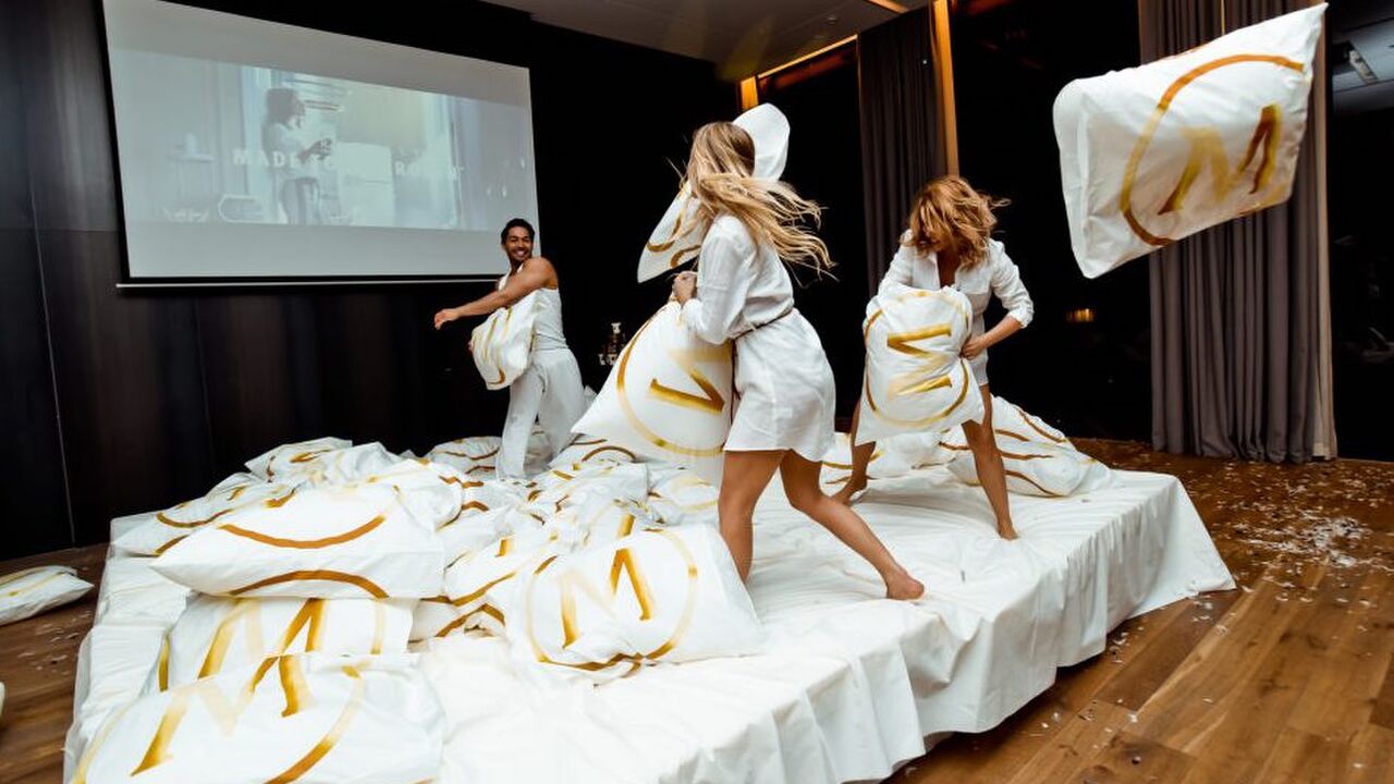 Illustratie voor: Magnum organiseerde de pyjama party van onze dromen