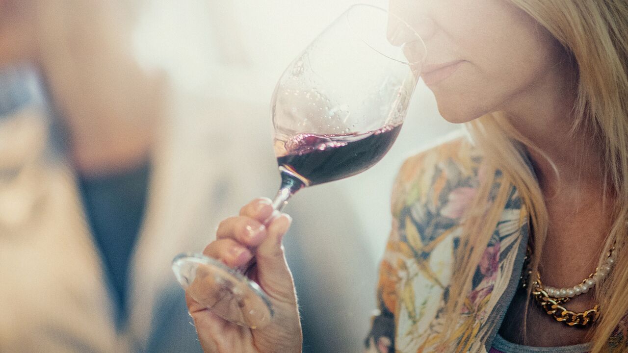Illustratie voor: De wetenschap: wijn drinken is de ultieme training voor je hersenen