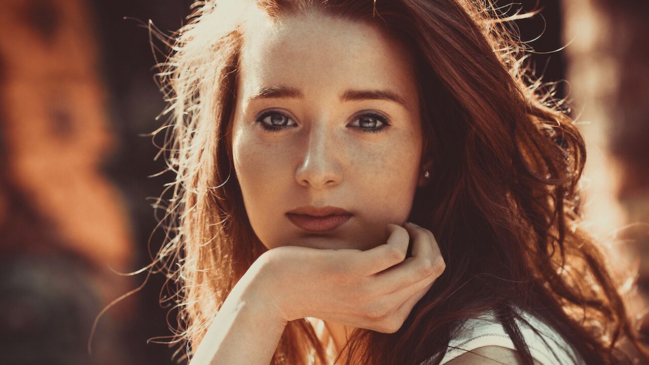 Illustratie voor: De 5 beste make-up tips voor roodharigen