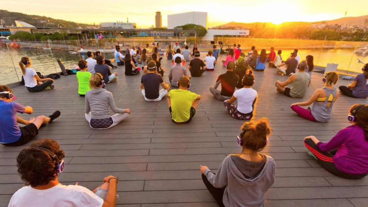 Illustratie voor: Dansen en yoga? Morgen komt Sunshine Collective naar de hoofdstad!