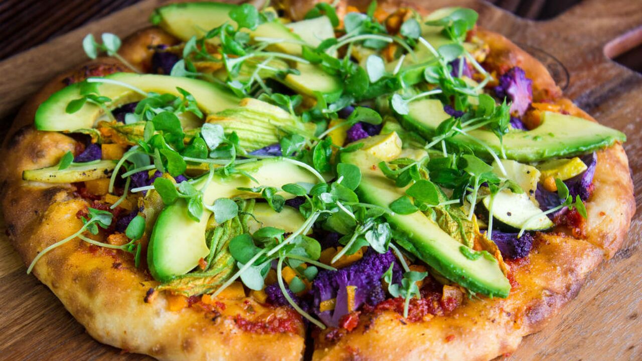 Illustratie voor: Avocado-pizza is wat je vanavond wilt eten