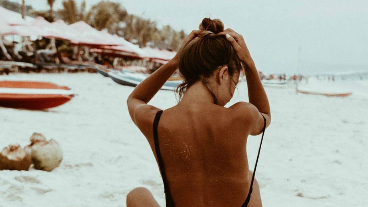 Illustratie voor: Net terug van vakantie? Zo behoud jij zo lang mogelijk je kleurtje