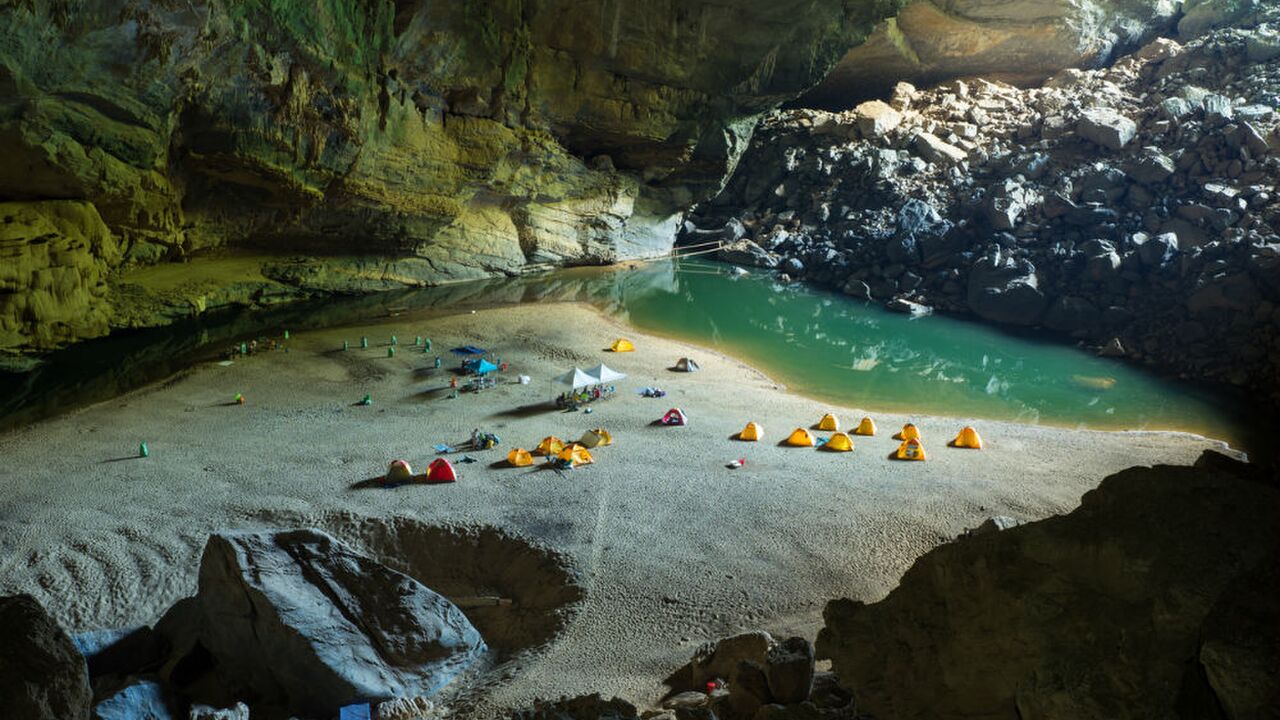 Illustratie voor: Deze ondergrondse grot in Vietnam is de grootste ter wereld en adembenemend