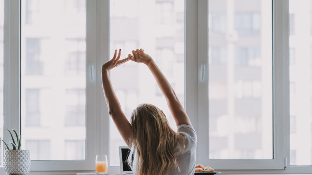Illustratie voor: Dit doen succesvolle vrouwen de laatste tien minuten van hun werkdag