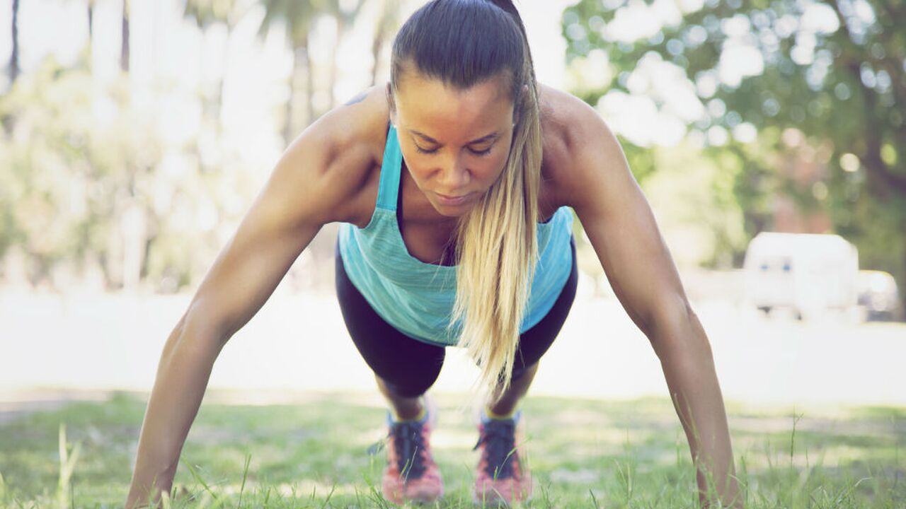 Illustratie voor: Geen sportschool? Met deze workout heb je alleen je lichaamsgewicht nodig