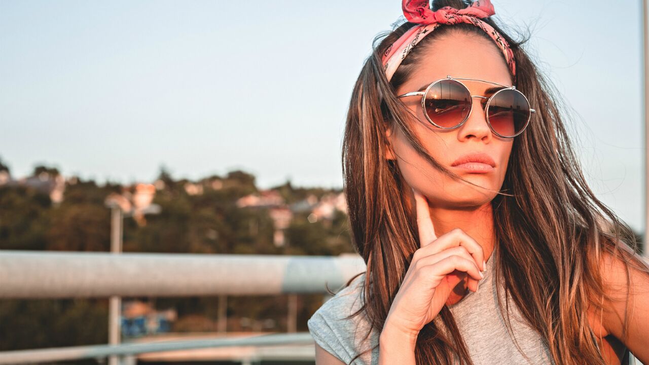 Illustratie voor: 5 x herkenbare dingen voor alle vrouwen die horen dat ze een resting bitch face hebben
